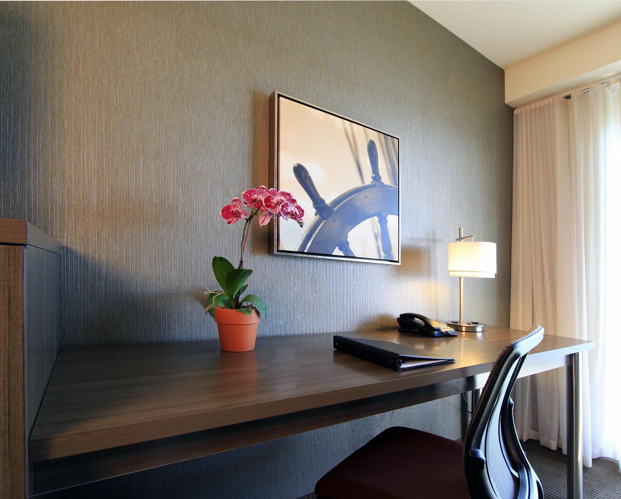 Executive & Hotel