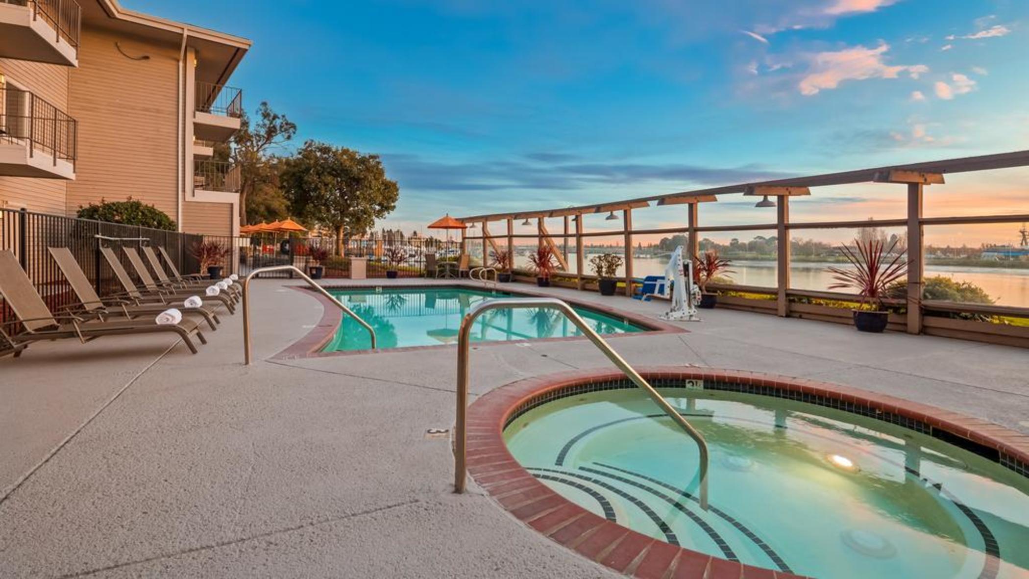 Hotel Executive & Oakland