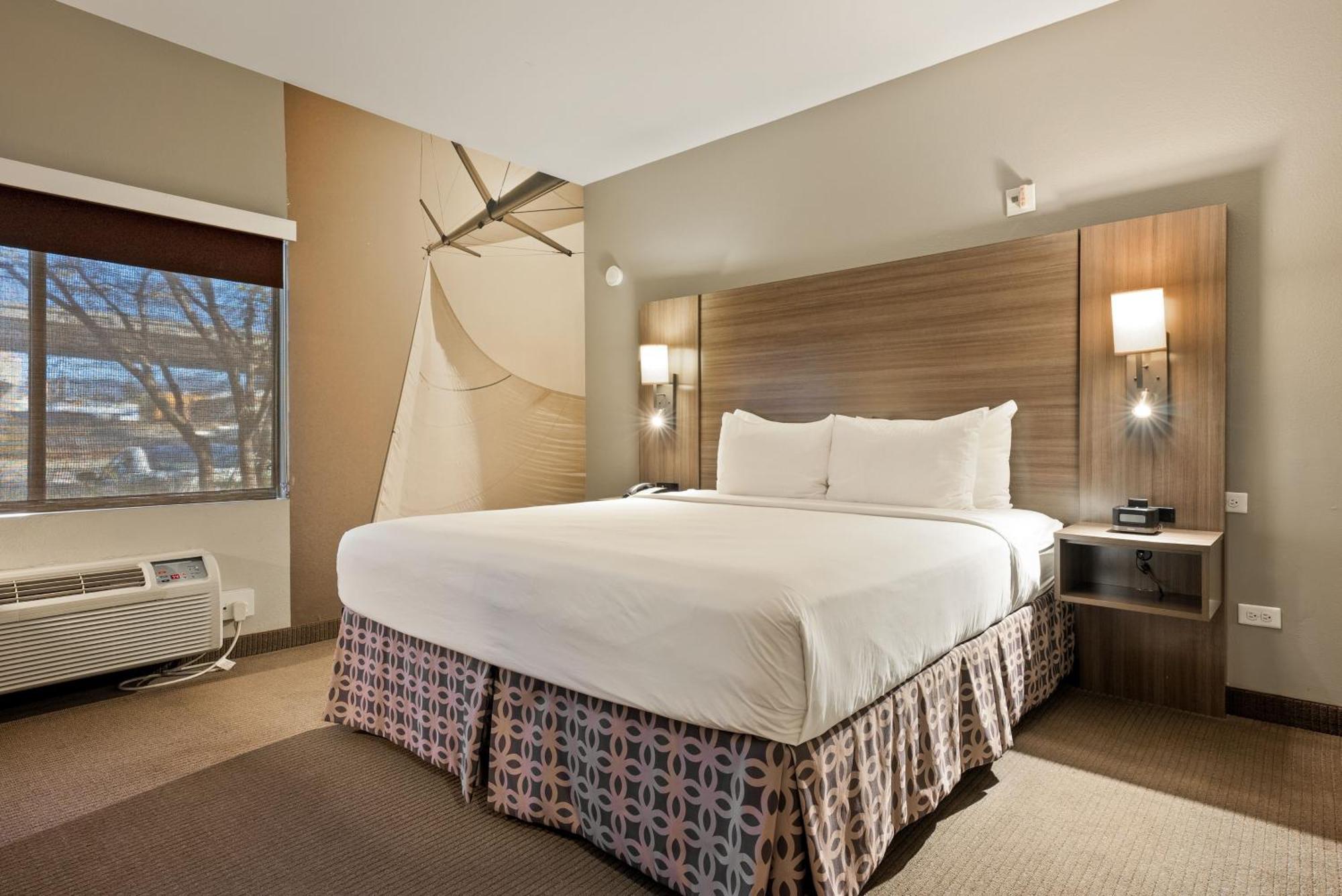 Hotel Executive & 3*