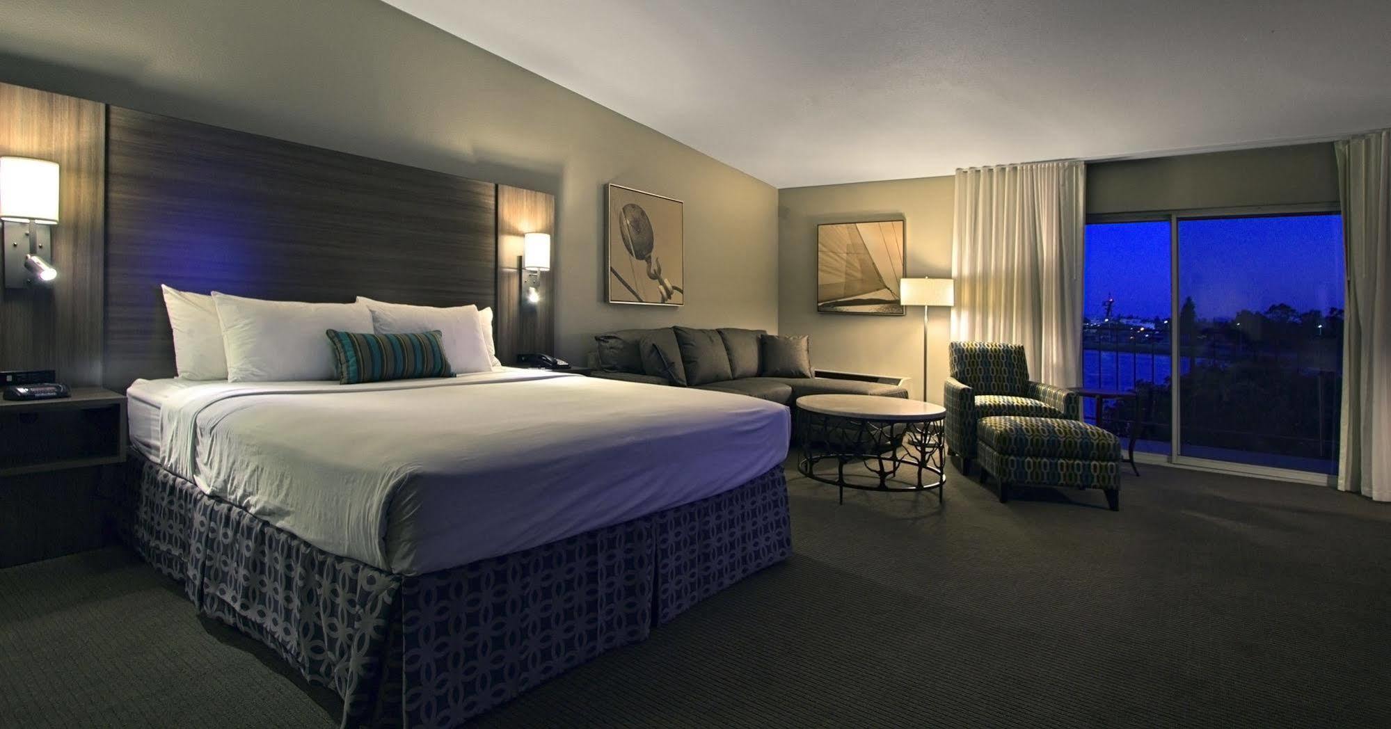 Executive & Hotel 3*